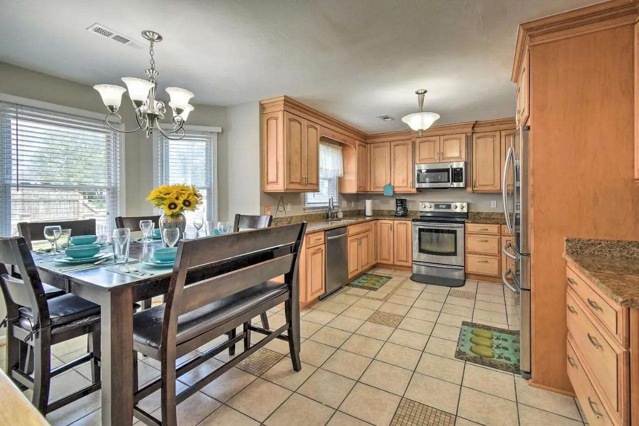 Virginia Beach Family House Less Than 1 Mi To Golf Club! 0*, Virginia Beach United States