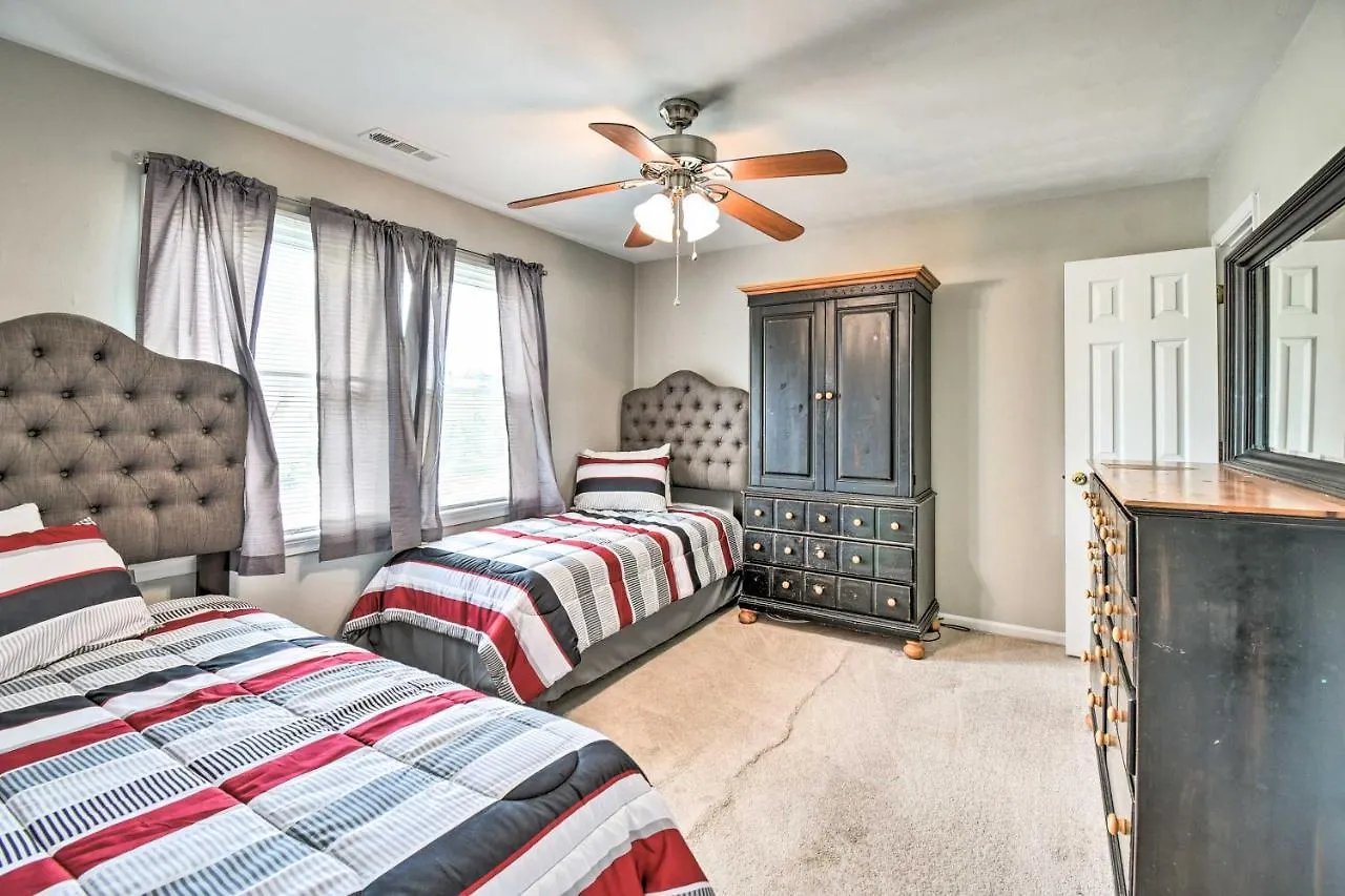 Virginia Beach Family House Less Than 1 Mi To Golf Club! 0*, Virginia Beach United States